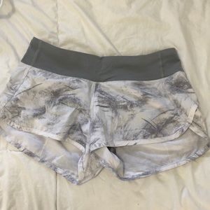 Lululemon speed up short 2.5”